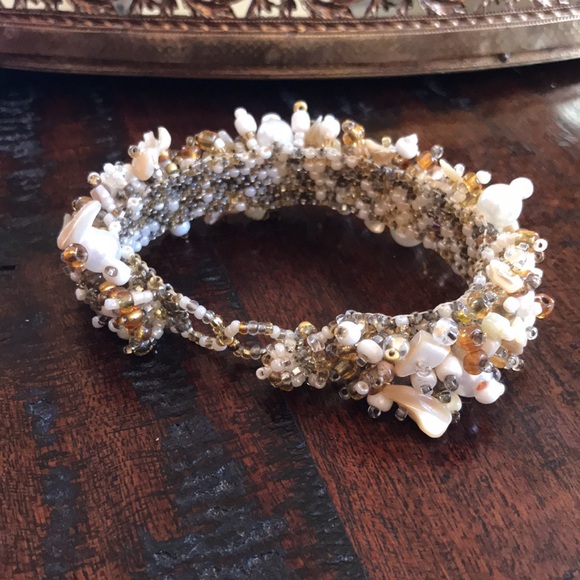 Beachy Boho Beaded Shell Bracelet - Picture 3 of 11